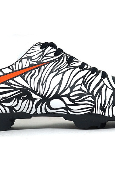 Chuteira Campo Nike Hypervenom Phelon II Preto e Branco - Tamanho 41