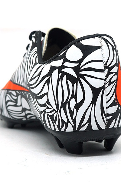 Chuteira Campo Nike Hypervenom Phelon II Preto e Branco - Tamanho 40