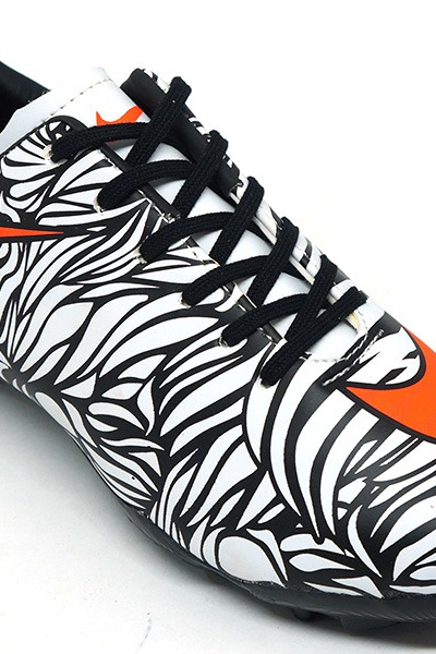 Chuteira Campo Nike Hypervenom Phelon II Preto e Branco - Tamanho 41